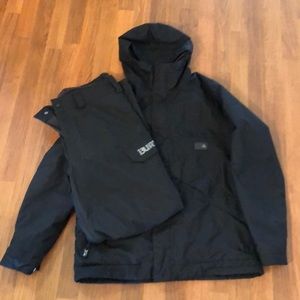 Men’s Burton snowboarding coat and pant set